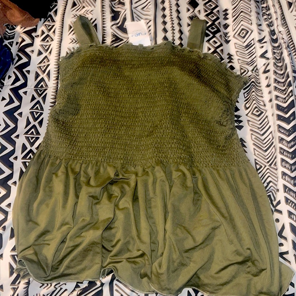 RUE21 GREEN TANKTOP